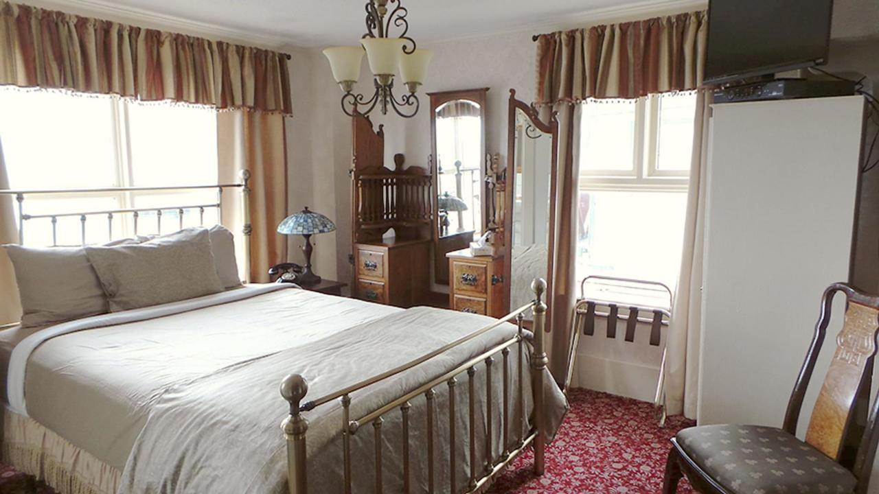 The Inn At Уиттиер Экстерьер фото